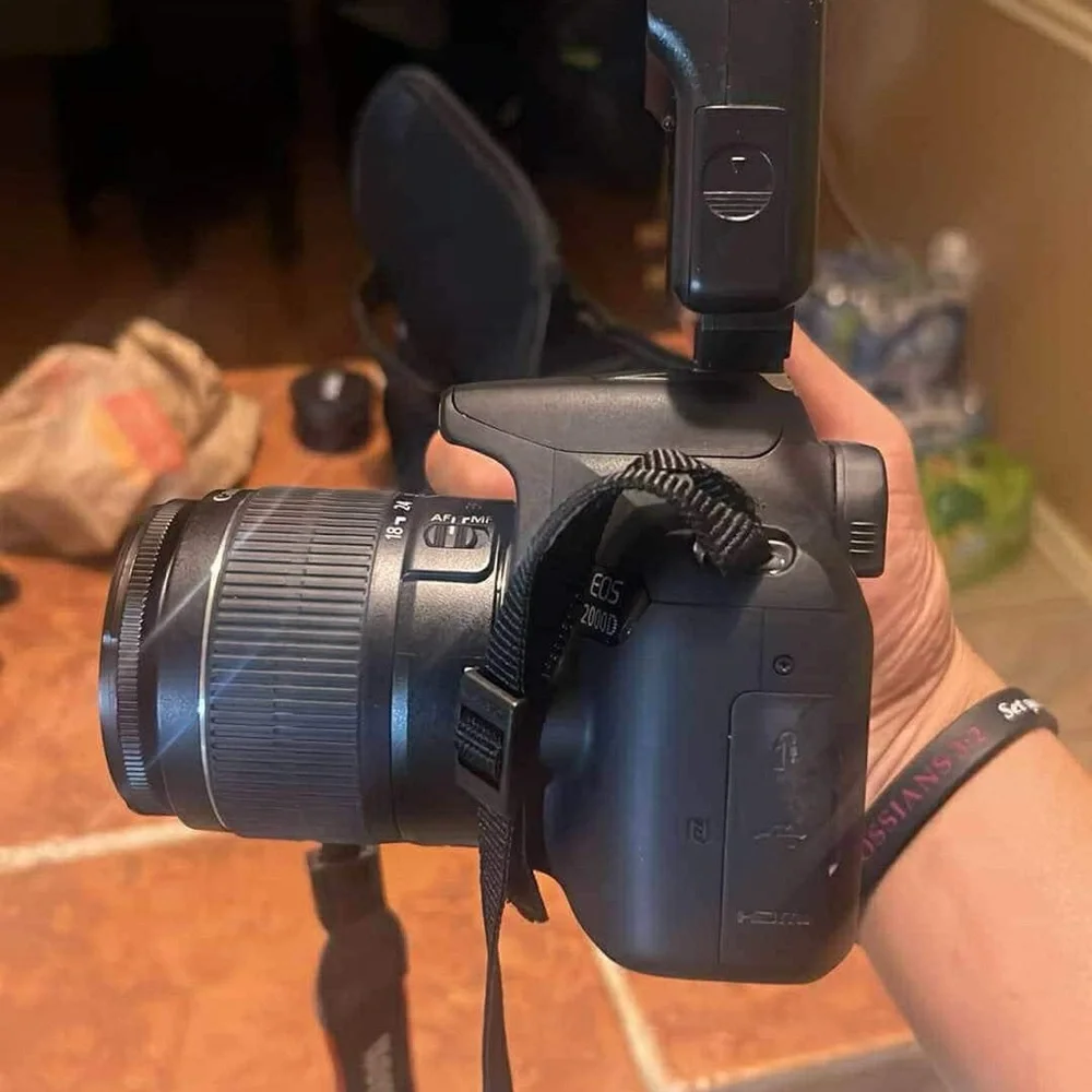 Canon 2000D